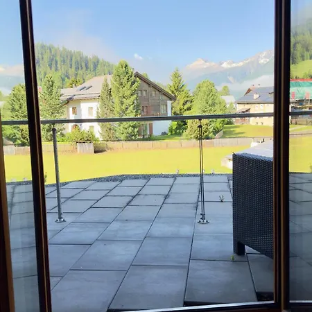 Alpine With Lounge - 10 Min From St Moritz La Punt-Chamues-ch